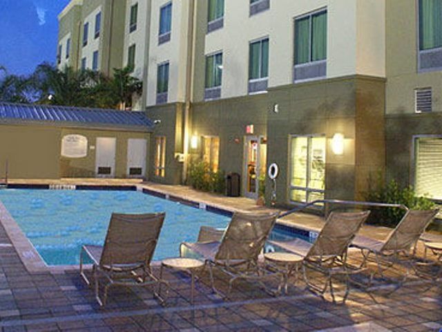 Fairfield & Fort Lauderdale Airport & Cruise Port Hotel